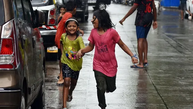 monsoon-updates-karnataka-braces-for-very-heavy-rainfall-on-june-23-imd-issues-red-alert-for-shivamogga-kodagu-chikkamagaluru-hassan-davanagere-mysuru